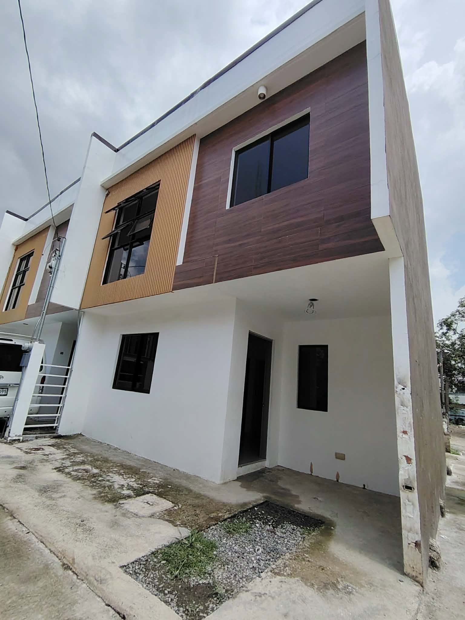 CASA LUCIA - A.S Fortuna, Banilad, Mandaue City, Cebu.
